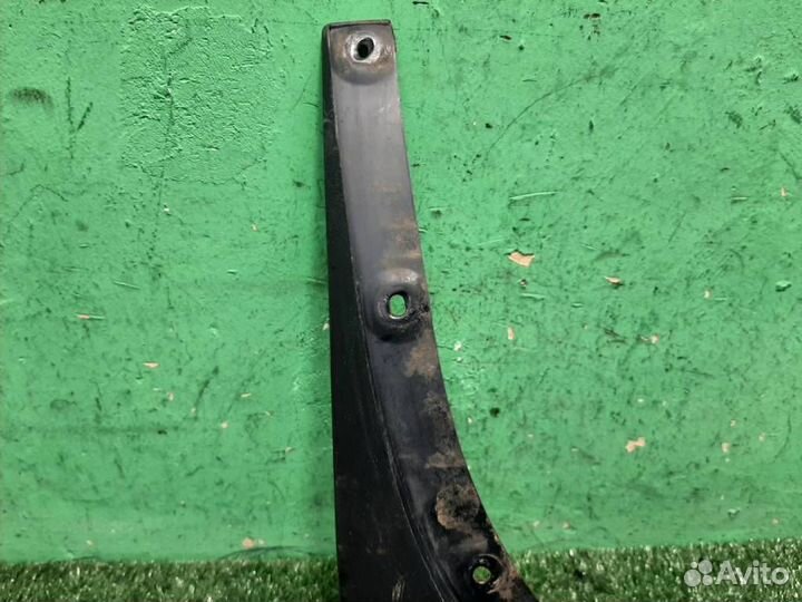 Брызговик передний левый Toyota RAV4 A30 2007