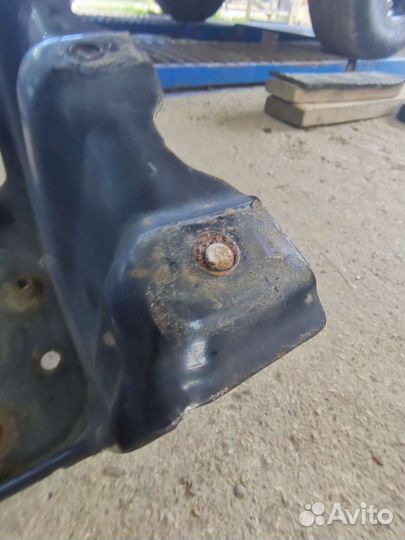 Кронштейн запаски pajero 3