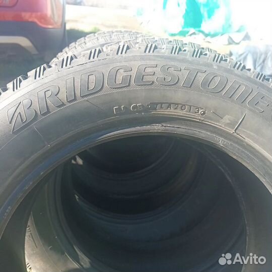 Bridgestone Blizzak Spike-01 195/60 R15