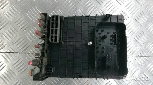 Блок предохранителей volkswagen passat CC (YEA07M1