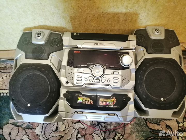 Музыкальный центр