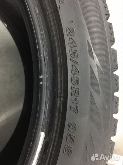 Bridgestone Blizzak Ice 245/45 R17 T