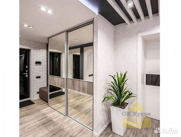 Шкаф купе с зеркалом