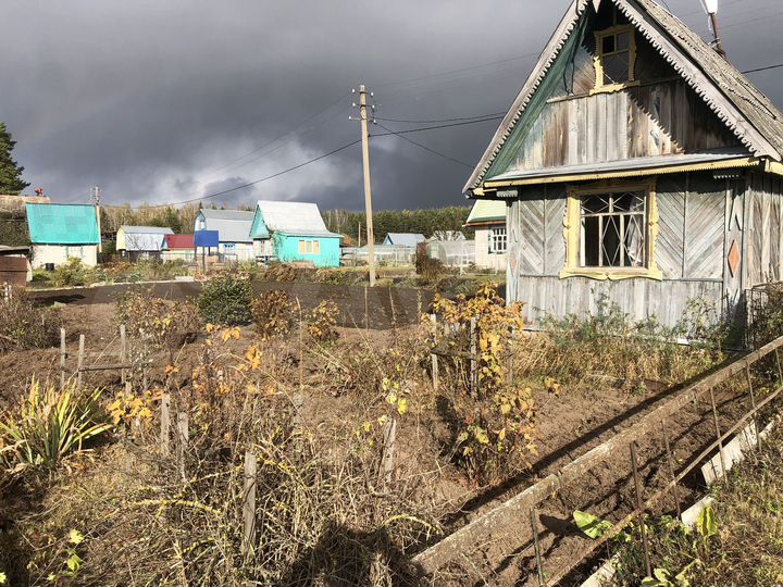 Дача 10 м² на участке 4 сот.