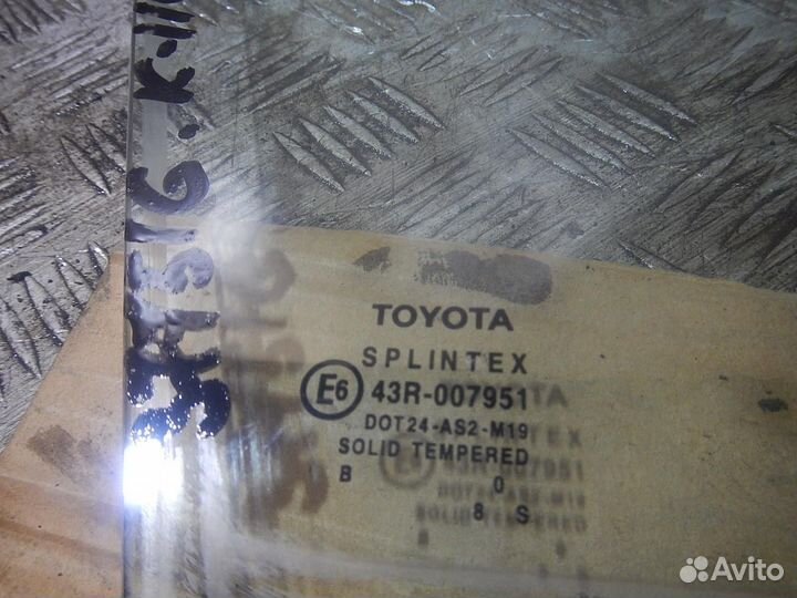 Стекло двери передней правой, Toyota -corolla 110