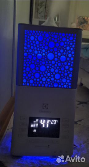 Увлажнитель воздуха Electrolux EHU-3715D