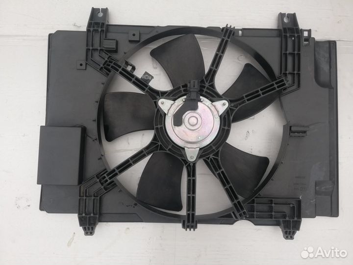 Диффузор вентилятора в сборе Nissan Tiida (C11)