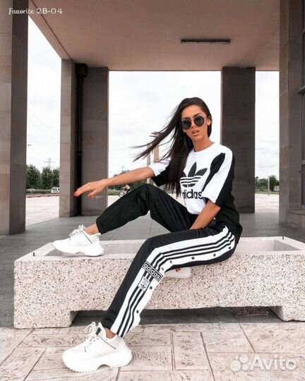 Спортивный костюм женский