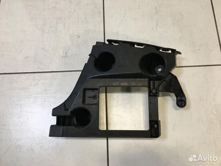 Кронштейн заднего бампера правый Audi A6 C7 4G5