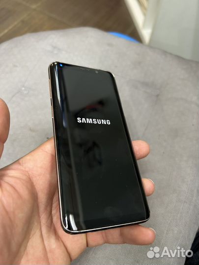 Телефон Samsung