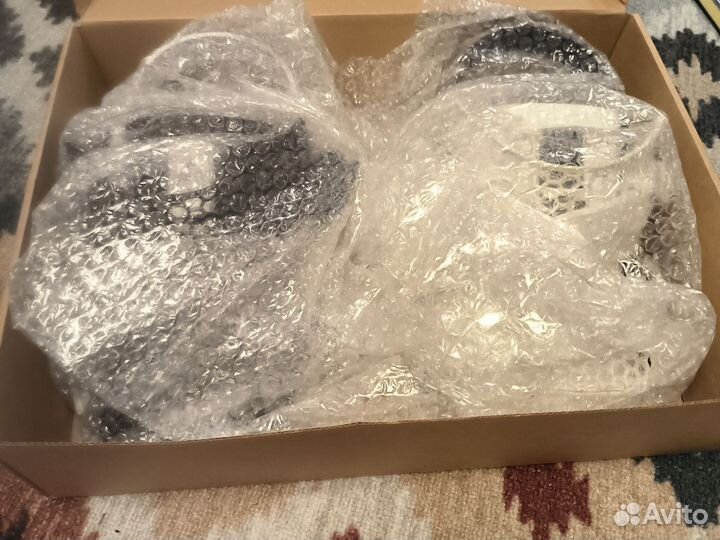 Ботинки спортивные черно-белые