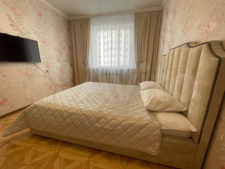 2-к. квартира, 81 м², 4/14 эт.