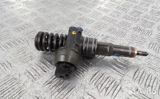 Форсунка дизельная skoda superb 2 (EEA16AL01)