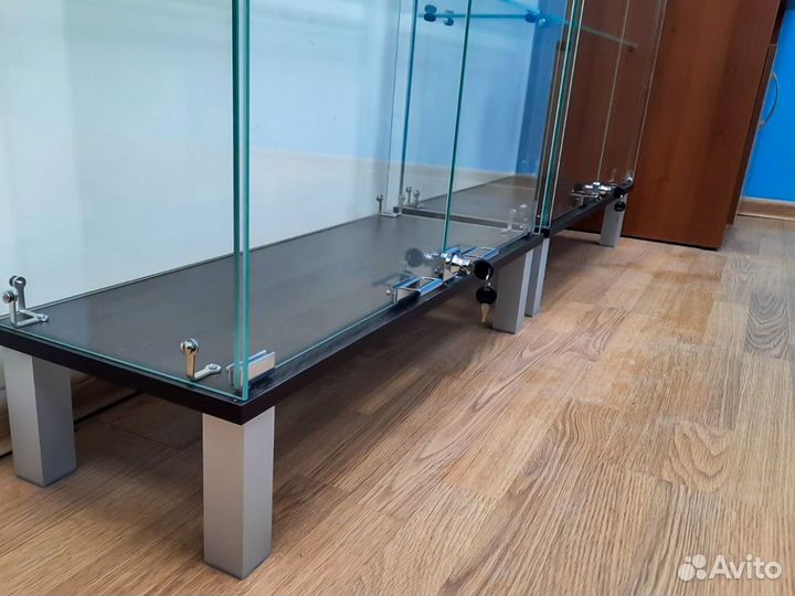 Витрина для офиса