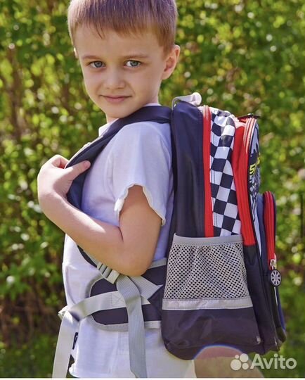 Рюкзак мальчику для начальной школы