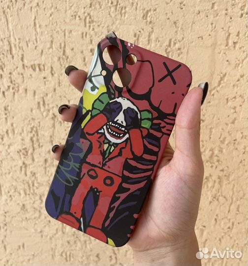 Чехлы на телефон iPhone 13