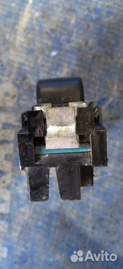 Кнопка стеклоподъемника Chevrolet Trailblazer