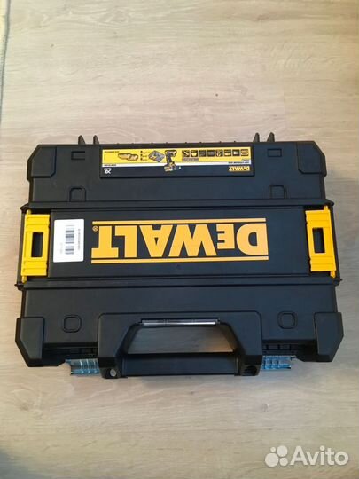 Шуруповерт dewalt DCD791D2