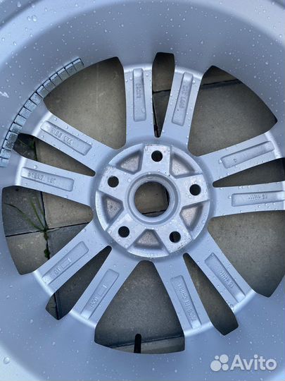 Triangle TR777 235/60 R18 103