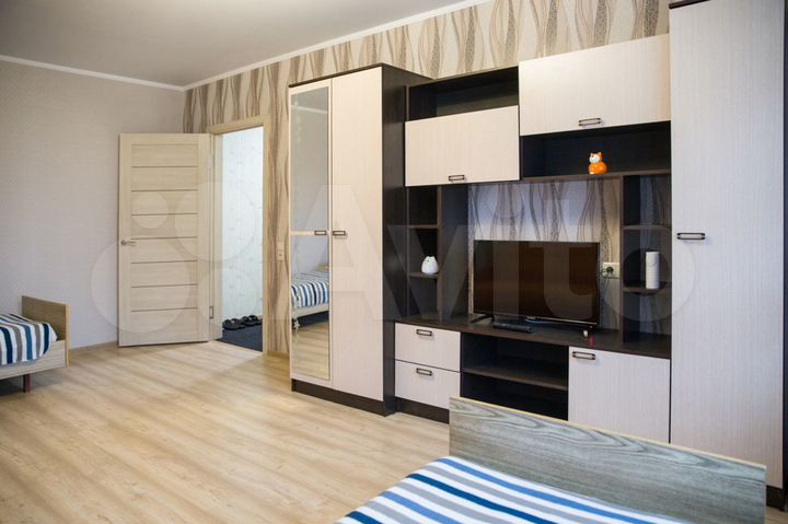 2-к. квартира, 56 м², 2/10 эт.