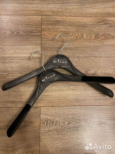 Вешалки плечики Kiton