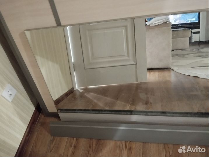 Зеркало настенное