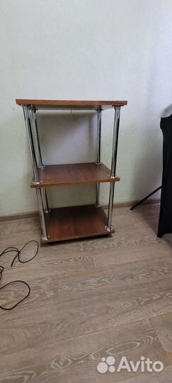 Этажерка на колесиках