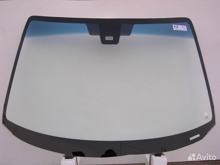Мазда 3 лобовое стекло