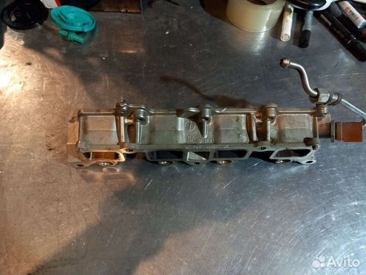 Топливная рейка (рампа) VW 1.4tsi