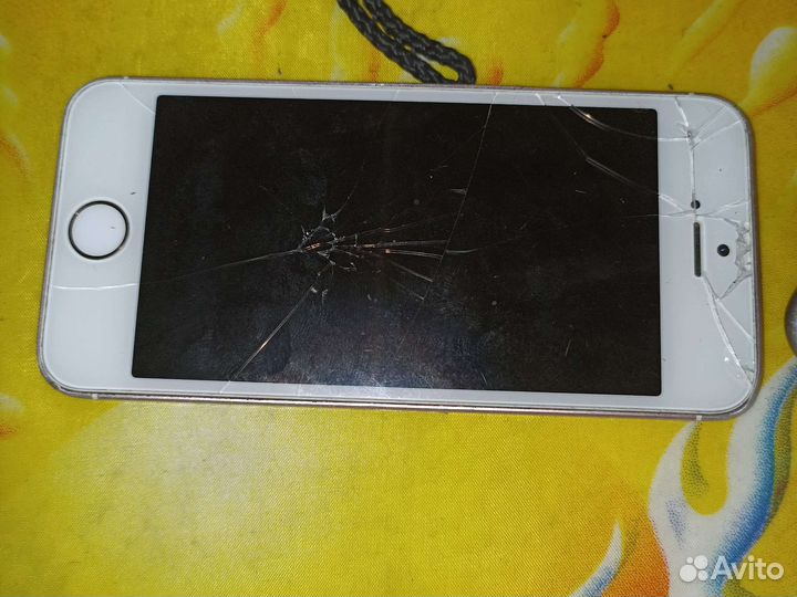 Телефон iPhone 5se