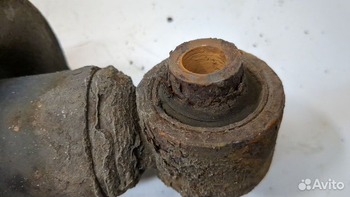 Амортизатор подвески Lexus GS, 2008