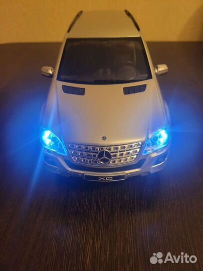 Машина на радиоуправлении mercedes-benz ML 500