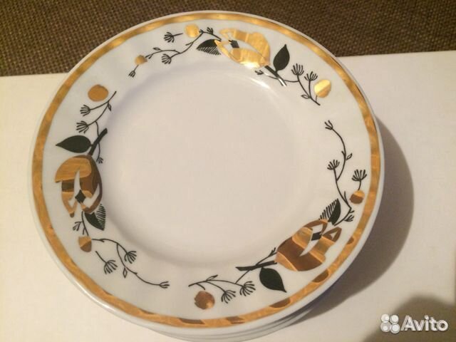 Тарелки,блюдца, сливочник кофейные Золотая Роза