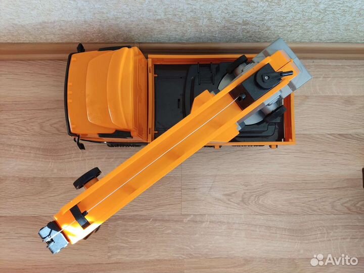 Машина Кран с поворотной платформой