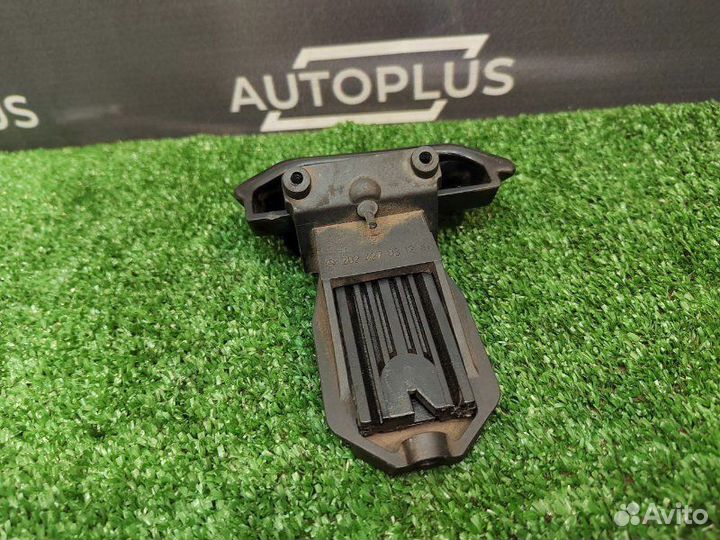 Рычаг стояночного тормоза Mercedes Benz C 230 2.3