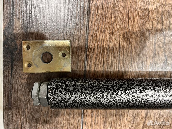 Турник распорный межстенный