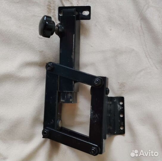 Держатель пульта инвалидной коляски с механизмом о