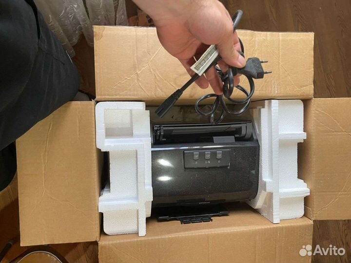 Цветной принтер Epson (на запчасти)