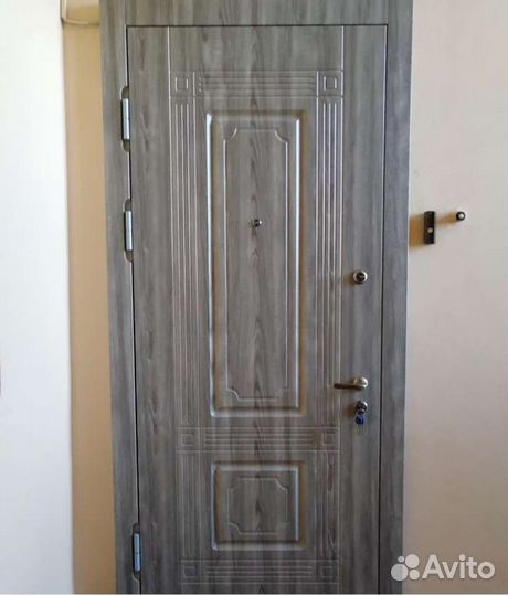 Дверь входная металлическая в квартиру, дом чб 61
