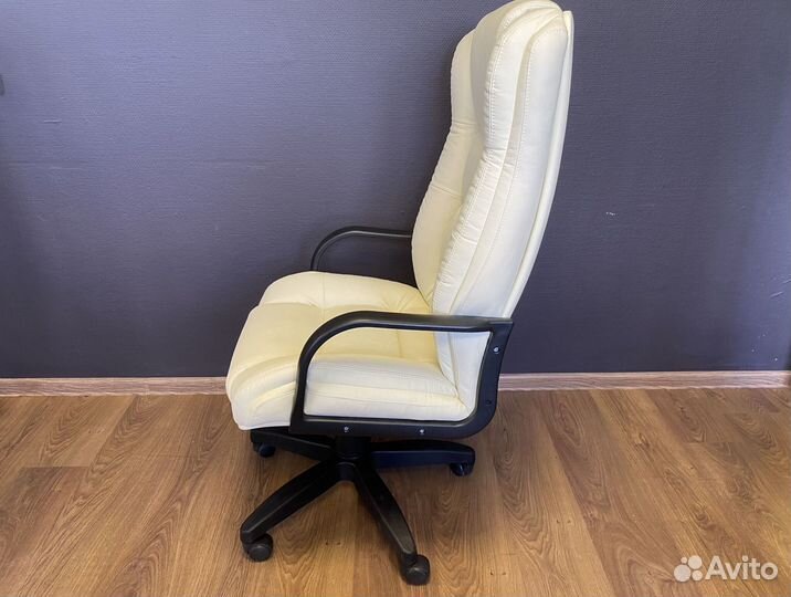 Компьютерное кресло. Гарантия 1 год