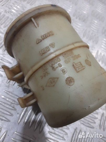 Бачок гура Renault Logan K7MF710 2007