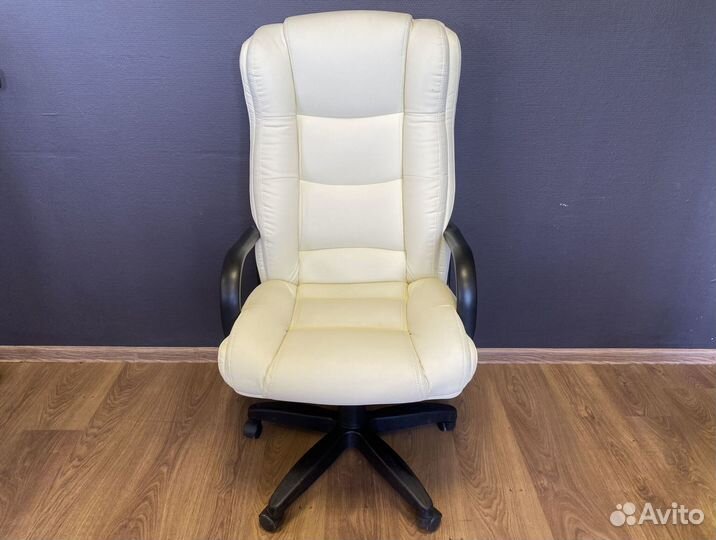 Кресло для офиса новое