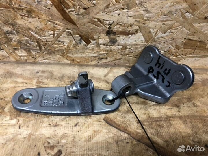 Петля двери задняя правая Mercedes-Benz C W204 1.8