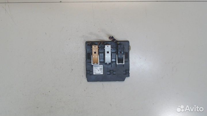 Блок управления бортовой сети Volkswagen Jetta 6