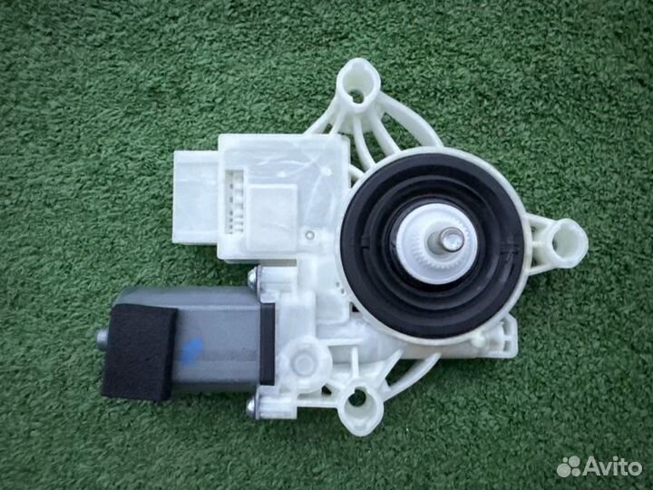 Моторчик стеклоподъемника задний правый Bmw 3 G20