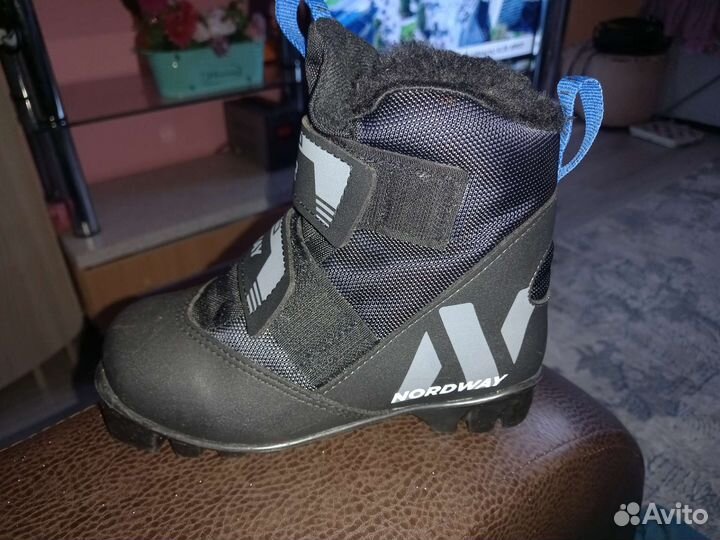 Лыжные ботинки