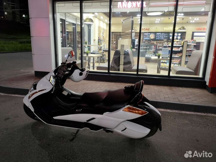 Максискутер Suzuki Gemma 250