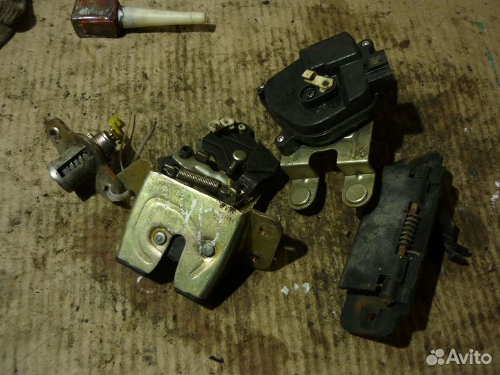 Замок багажника BYD F3