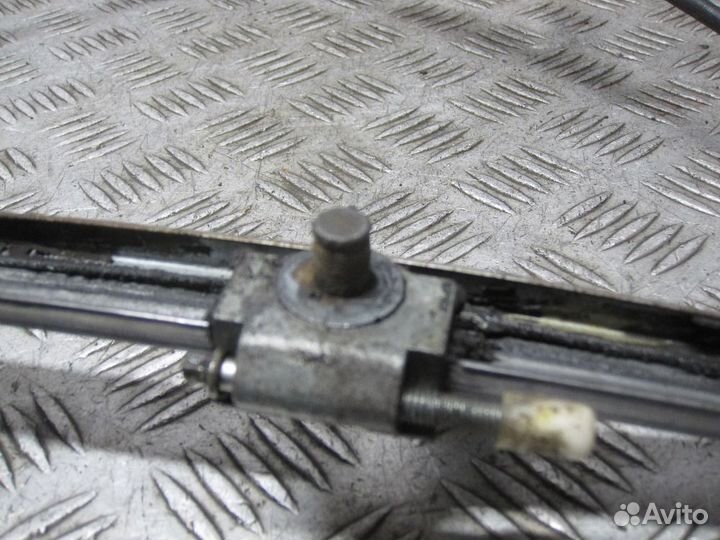 Стеклоподъемник передний левый Audi 100 C3 1982-91