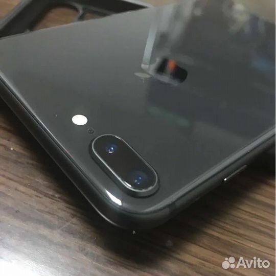 iPhone 8 Plus, 64 ГБ